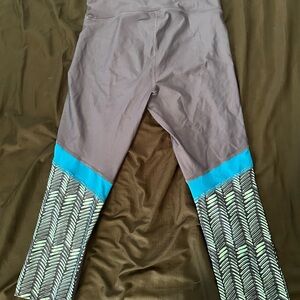 Under Armour Navy and Teal Patterned Compression Leggings - Size Small